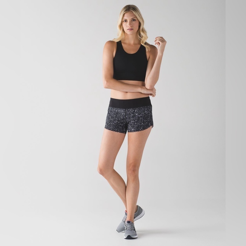 Lululemon Fast As Light Short - size 4 - 3”
Splatter White Black / Black